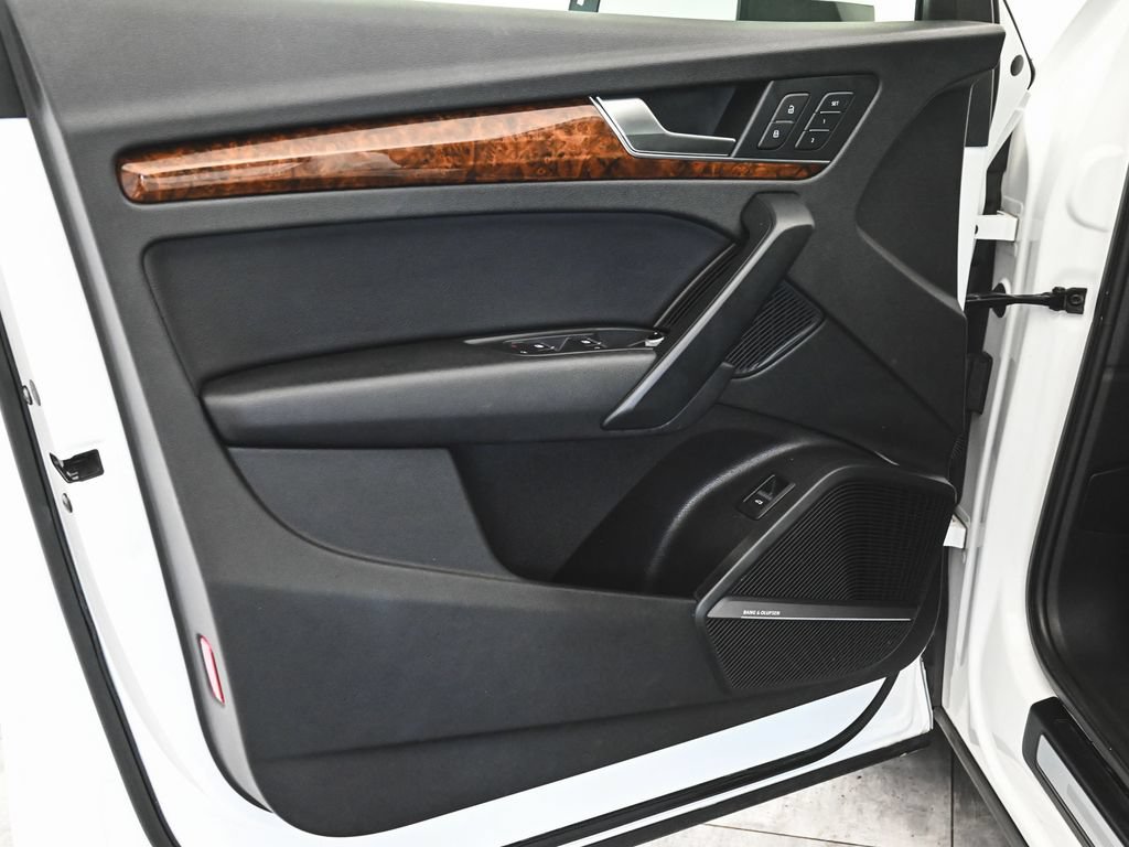 Used 2018 Audi Q5 Premium w/ Premium Plus Package AWD/4WD image 8