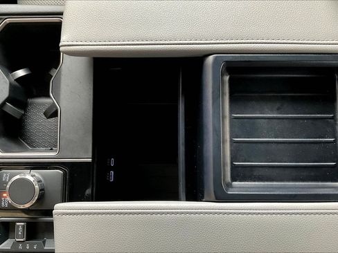 Used 2025 Toyota Tundra Limited AWD/4WD image 17