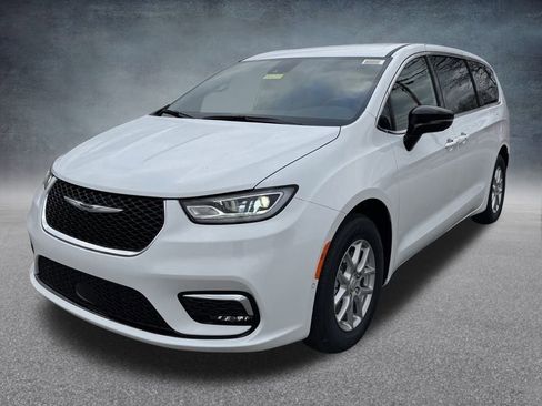 New 2026 Chrysler Pacifica Select image 1