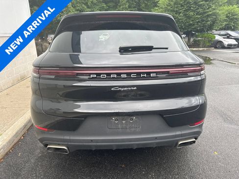 Used 2025 Porsche Cayenne AWD/4WD image 3