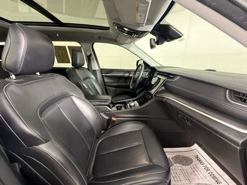 Used 2022 Jeep Grand Cherokee L Limited image 31