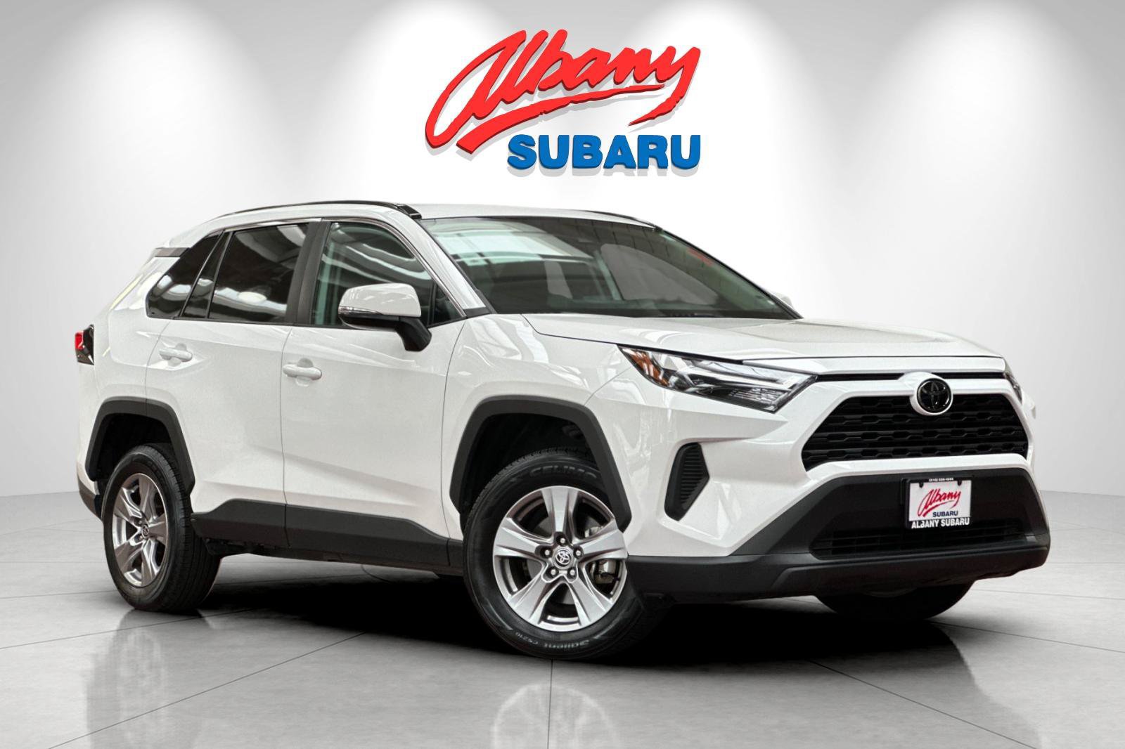Used 2025 Toyota RAV4 XLE FWD image 2