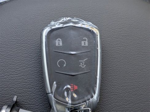 New 2026 Cadillac XT5 Luxury image 32