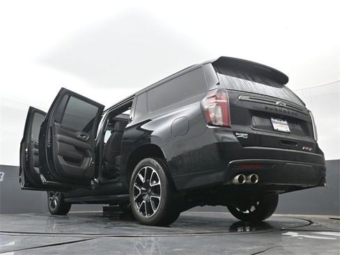 Used 2022 Chevrolet Suburban RST w/ Sport Performance Package image 61