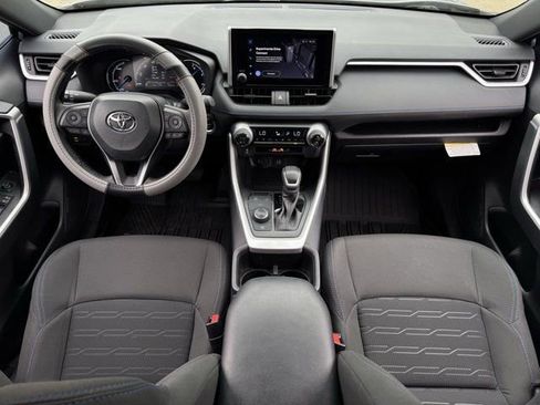 Used 2024 Toyota RAV4 SE image 11