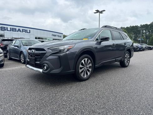 Used 2025 Subaru Outback Limited AWD/4WD image 1