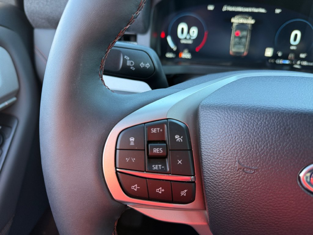 New 2027 Ford Explorer Active w/ Active Comfort Package RWD image 16