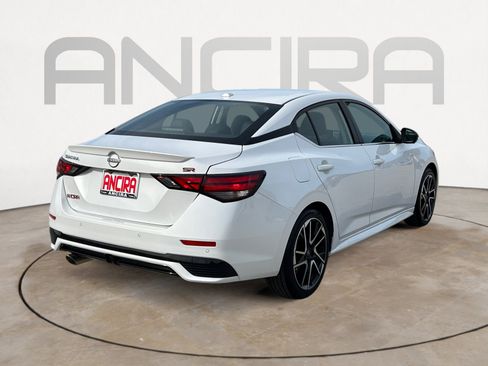 Used 2025 Nissan Sentra SR w/ SR Premium Package FWD image 10