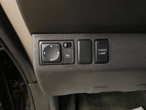 Used 2010 Nissan Frontier SE w/ SE Value Truck Pkg image 13