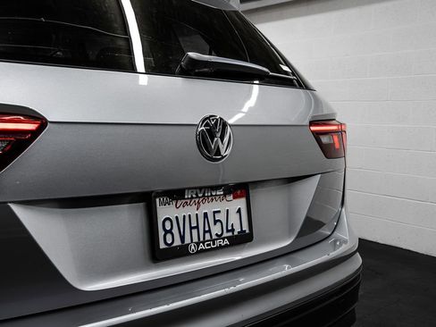 Used 2021 Volkswagen Tiguan S image 16