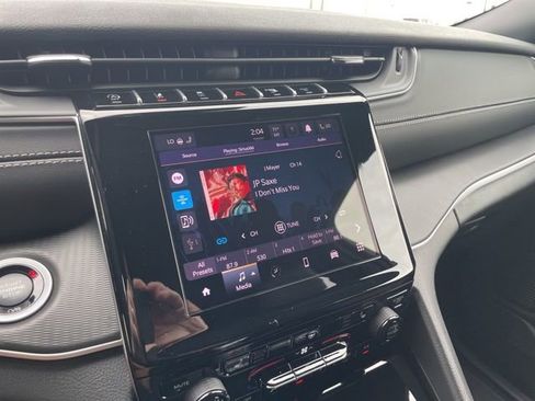 New 2025 Jeep Grand Cherokee Altitude image 13