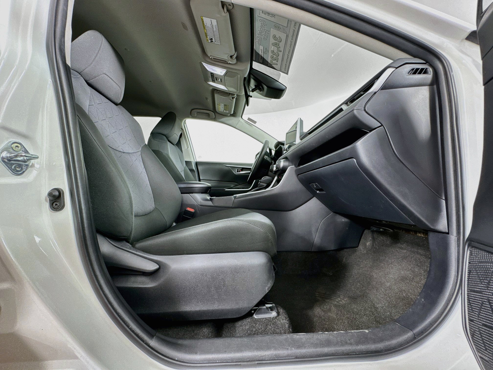 Certified 2025 Toyota RAV4 XLE AWD/4WD image 27