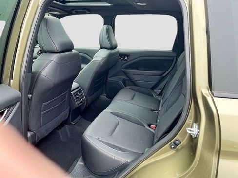 Used 2025 Subaru Forester Touring w/ Touring Package AWD/4WD image 25