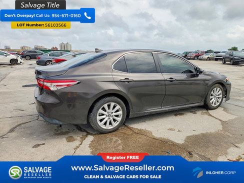 Used 2019 Toyota Camry LE FWD image 4