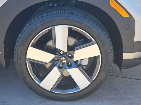 Used 2024 Hyundai Santa Fe Limited image 41