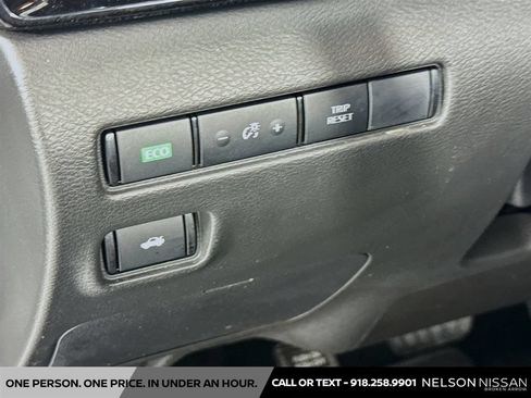 Certified 2025 Nissan Sentra SV FWD image 10