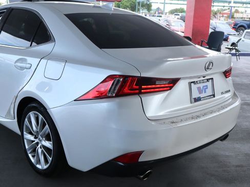 Used 2016 Lexus IS 200t RWD image 9