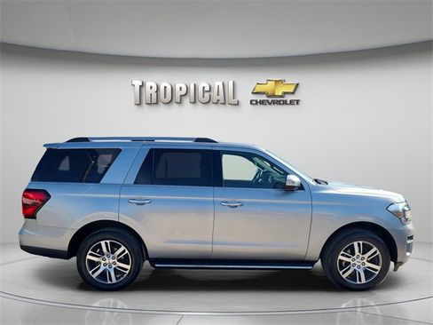 Used 2023 Ford Expedition Limited image 6