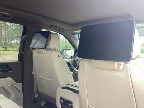 New 2026 GMC Yukon XL Denali w/ Denali Reserve Package RWD image 20