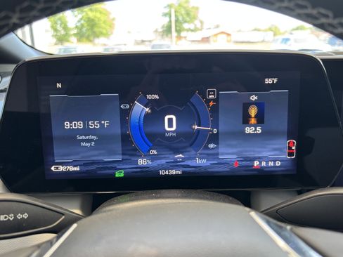 Used 2025 Chevrolet Equinox EV LT FWD image 9