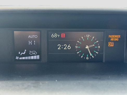 Used 2017 Subaru Forester 2.5i Premium w/ Popular Package #2A AWD/4WD image 11