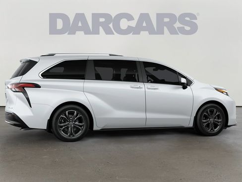 New 2026 Toyota Sienna Platinum AWD/4WD image 8