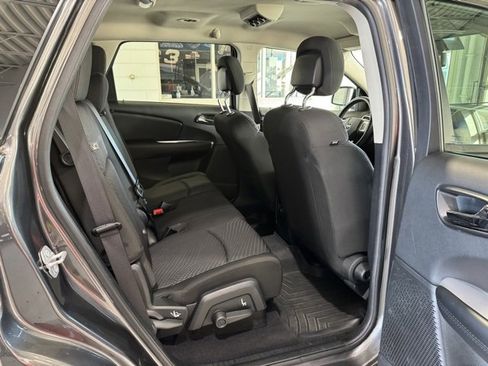 Used 2016 Dodge Journey SE w/ Flexible Seating Group image 13