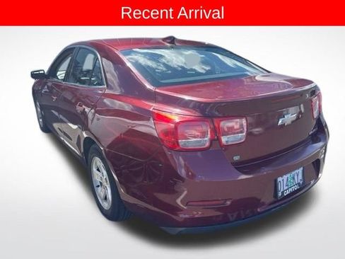 Used 2015 Chevrolet Malibu LT FWD image 2
