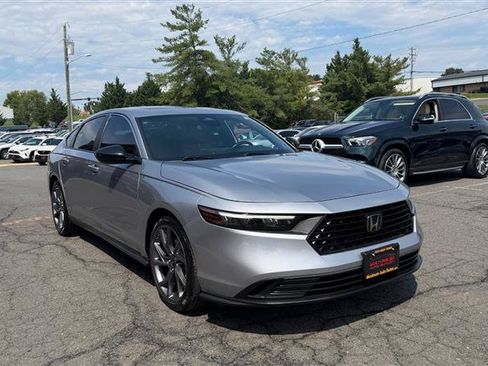 Used 2023 Honda Accord Sport Hybrid image 3