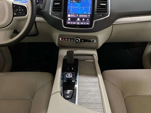 Used 2024 Volvo XC90 B6 Core AWD/4WD image 16