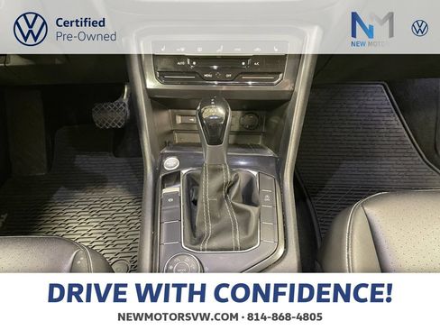 Used 2023 Volkswagen Tiguan SE w/ Panoramic Sunroof Package AWD/4WD image 11