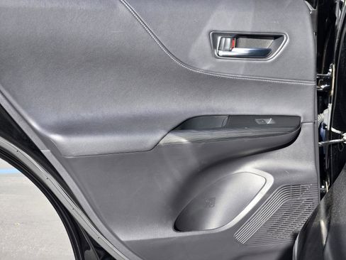 Used 2024 Toyota Venza XLE image 24