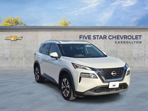 Used 2023 Nissan Rogue SV w/ SV Premium Package FWD image 2