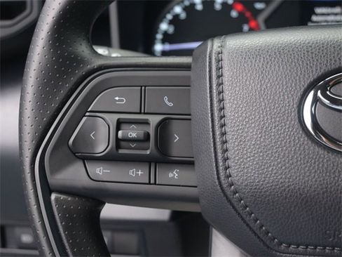 Used 2025 Toyota Tundra SR image 28