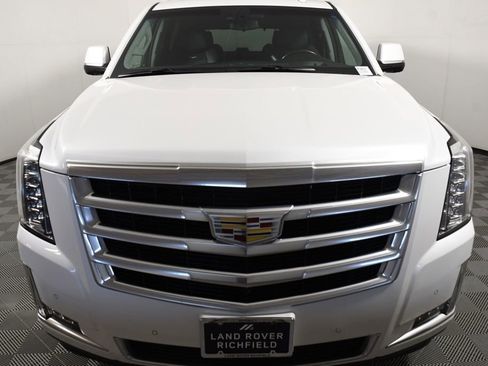 Used 2017 Cadillac Escalade Luxury image 10