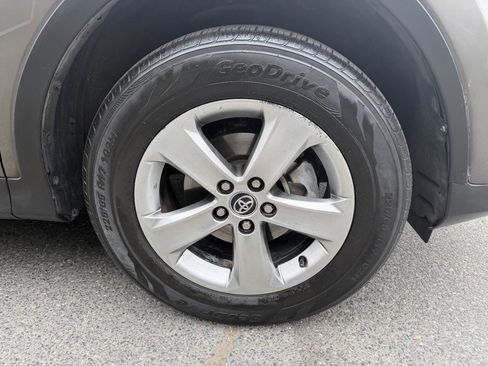 Used 2015 Toyota RAV4 XLE AWD/4WD image 14