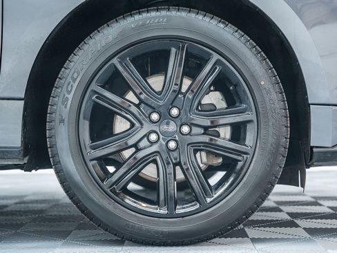 Used 2022 Ford Edge ST-Line image 18