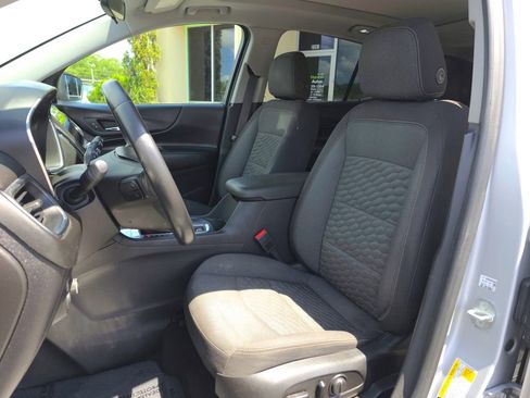 Used 2018 Chevrolet Equinox LT w/ Sun & Infotainment Package image 13