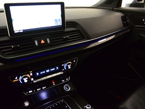 Used 2018 Audi SQ5 Prestige w/ Prestige Package image 31