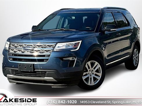 Used 2018 Ford Explorer XLT w/ XLT Technology Feature Bundle image 1