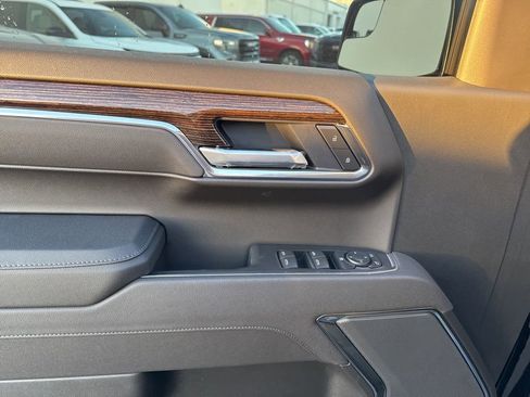 New 2026 GMC Sierra 1500 Elevation image 13