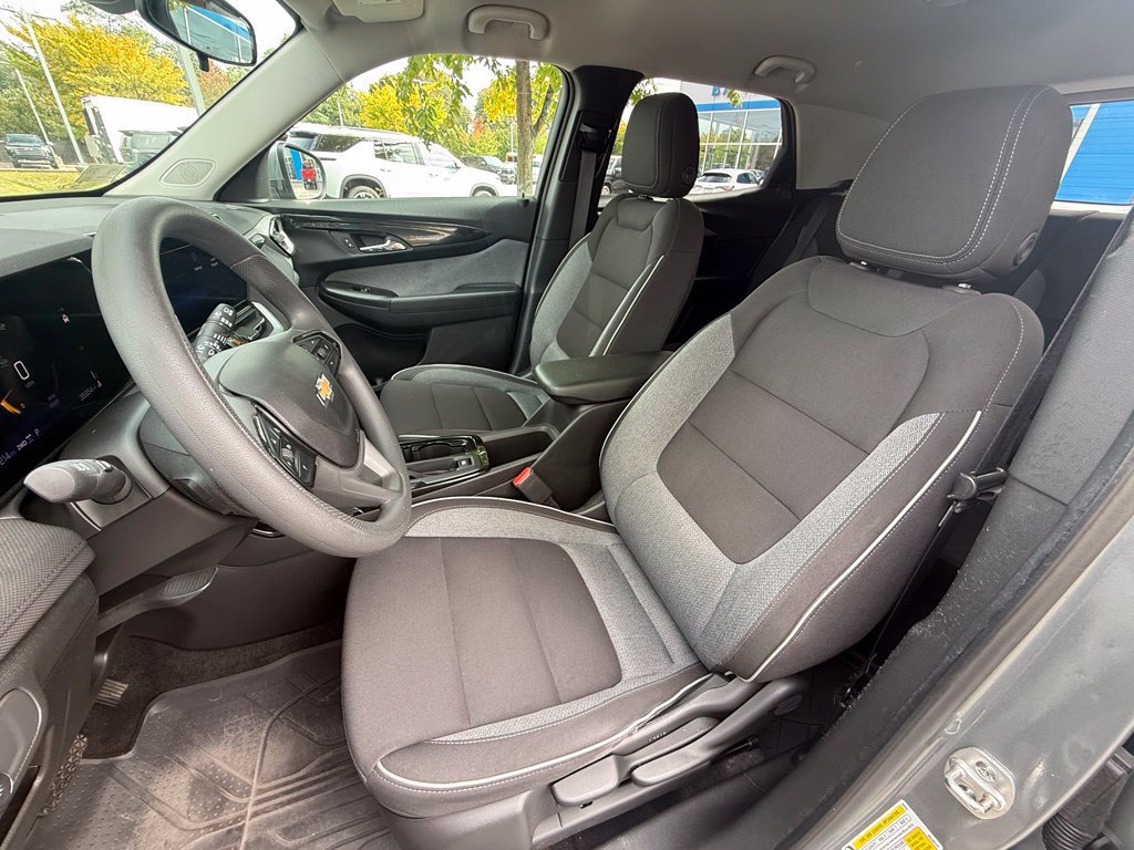 Used 2024 Chevrolet TrailBlazer LT w/ Driver Confidence Package AWD/4WD image 21