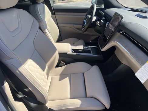 New 2025 Volvo EX90 Plus image 23