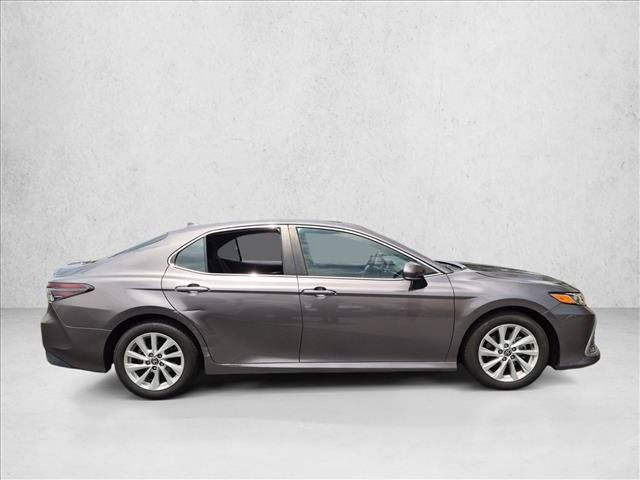 Used 2021 Toyota Camry LE w/ Convenience Package FWD image 4
