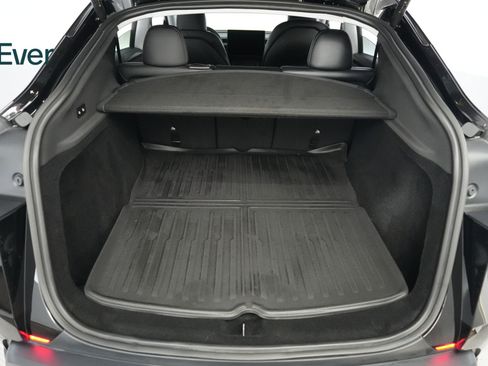 Used 2026 Tesla Model Y Long Range RWD image 8