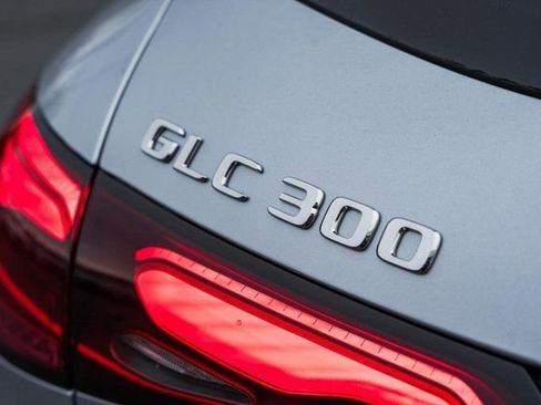 New 2026 Mercedes-Benz GLC 300 4MATIC image 9