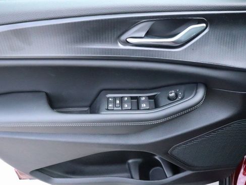 New 2025 Jeep Grand Cherokee L Laredo image 17