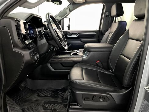 Certified 2025 Chevrolet Silverado 2500 LTZ w/ LTZ Plus Package AWD/4WD image 9