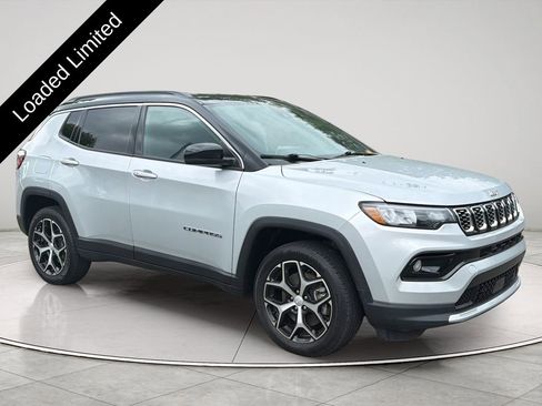 Used 2024 Jeep Compass Limited AWD/4WD image 7