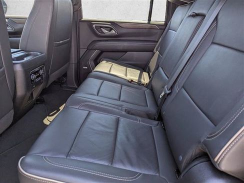 Used 2024 Chevrolet Suburban Premier AWD/4WD image 25